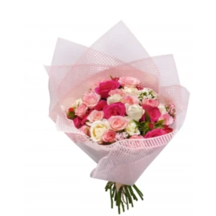 Bouquet Douceur de Rose élégant de Fleuriste Marrakech, roses fraîches et délicates.