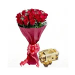 Bouquet de roses rouges avec chocolats Ferrero Rocher – Cadeau romantique Fleuriste Marrakech