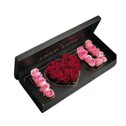 Coffret de roses rouges et roses formant I ♥ U - Fleuriste Marrakech