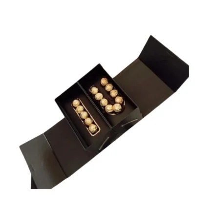 Coffret Deep Love avec cœur de roses rouges et chocolats Ferrero Rocher – Fleuriste Marrakech