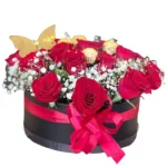 Bouquet Bijou de Tendresse composé de fleurs délicates aux tons doux, parfait pour offrir en cadeau ou décorer vos événements à Marrakech.